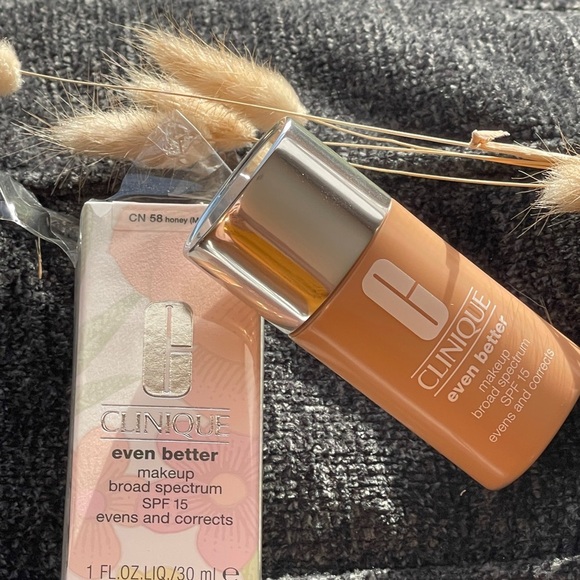 CLINIQUE Even Better Makeup Broad Spectrum SPF 15 Foundation In CN 58 Ho… - Picture 6 of 13